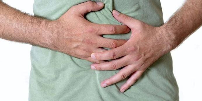 болки в корема могат да бъдат симптоми на хелминтоза